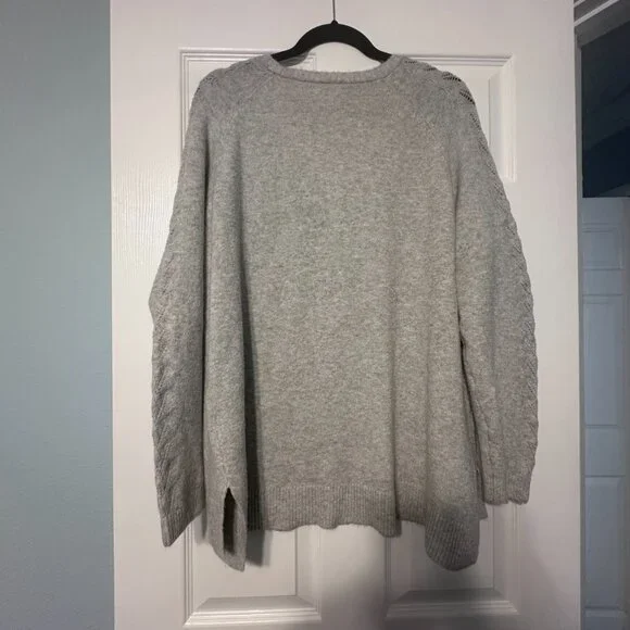 LC Lauren Conrad Gray Oversized V-Neck Sweater Size XL - Picture 7 of 8